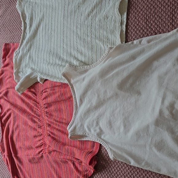 Colorful Summer Girls Graphic and Patterned Tops Set - LOT of 8 - Picture 9 of 11